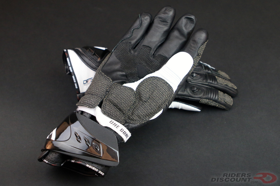 alpinestars_supertech_gloves_inside_both