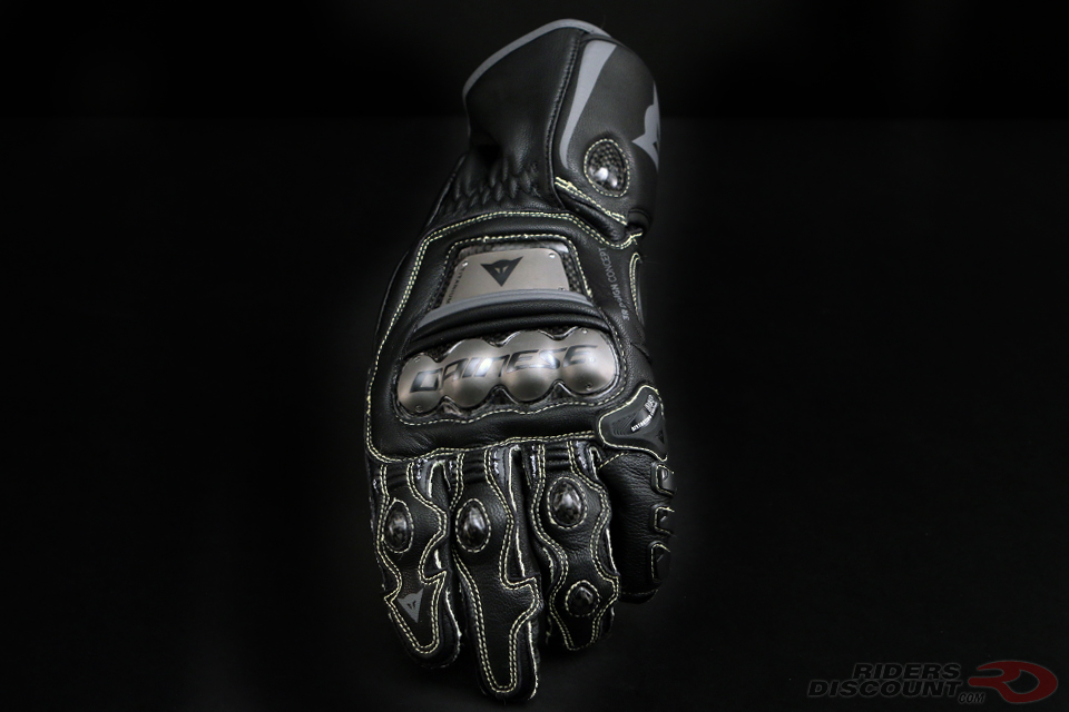 dainese_full_metal_6_gloves_top_center.j