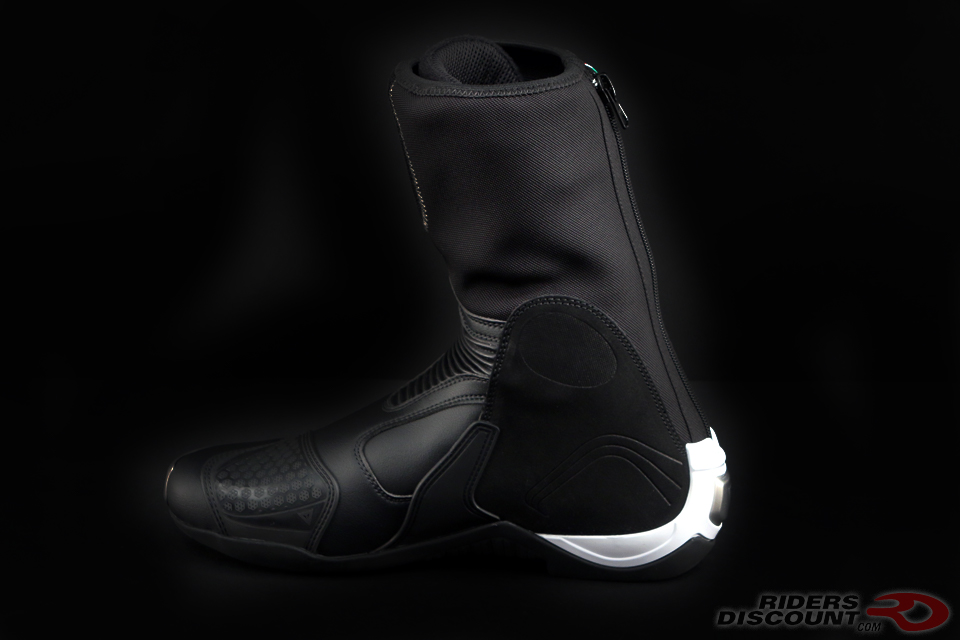 dainese_r_axial_pro_in_boots_white_insid