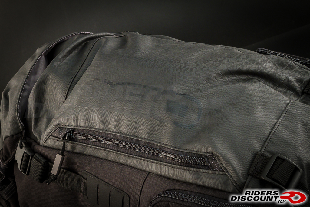 ogio_luggage_throttle_backpack_4.jpg
