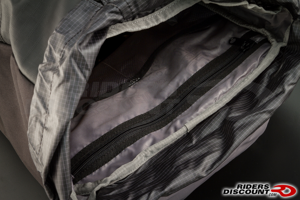 ogio_luggage_throttle_backpack_6.jpg